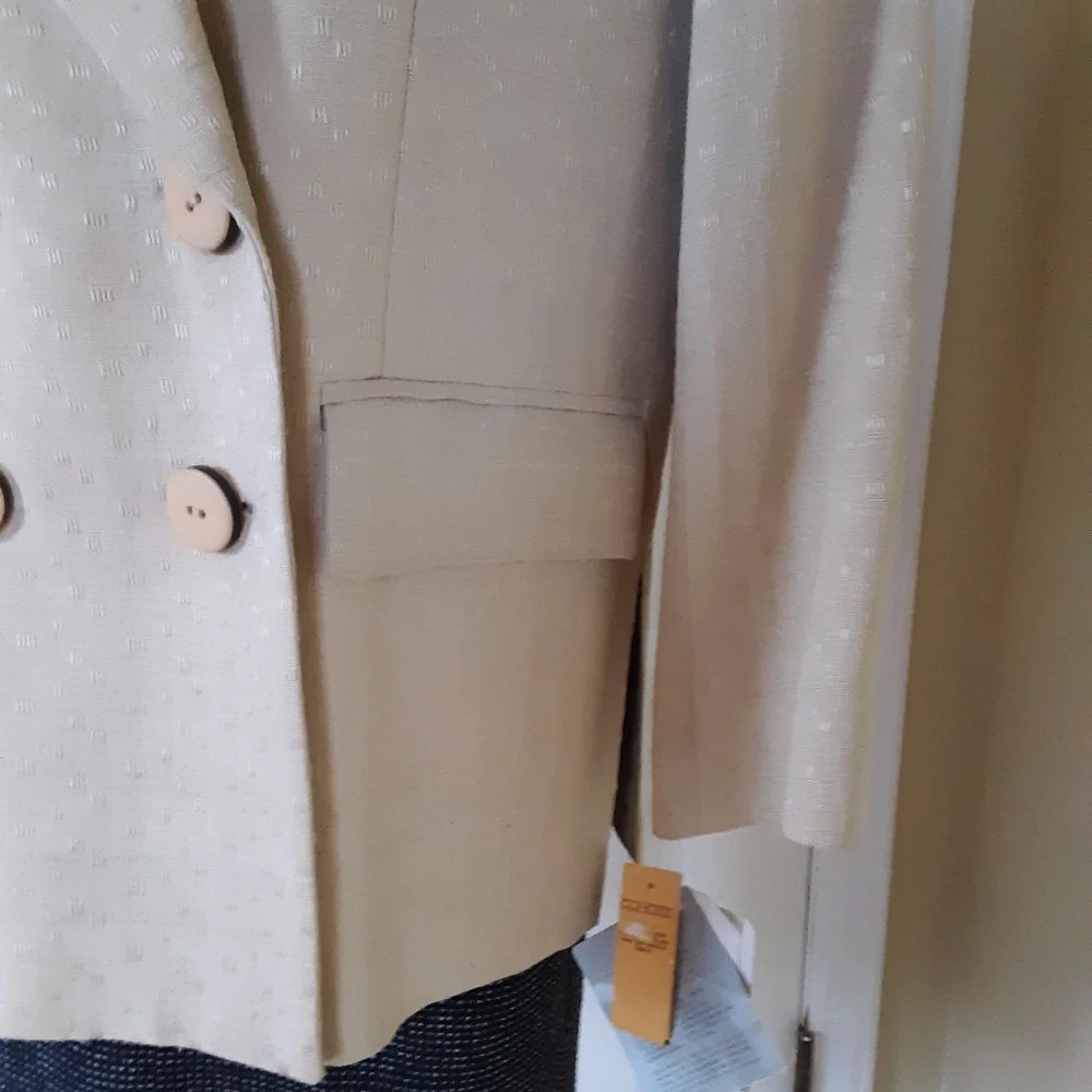 CHRISTIAN DIOR Rare, Vintage, 100% Silk, Bone & Black Colored Blazer Sz. 8 NWT!